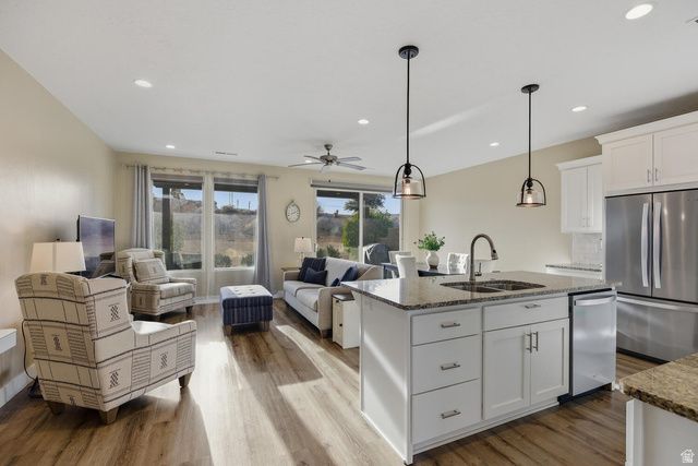 4981 N ESCAPES DR, St. George, UT 84770