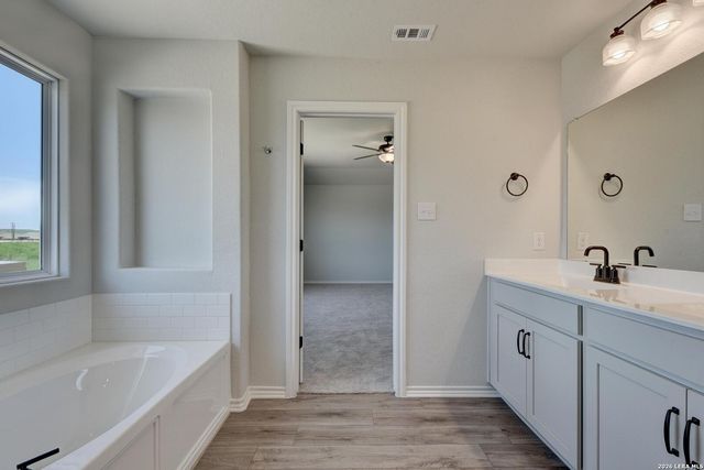 12102 Vista Flats, Live Oak, TX 78233