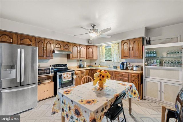 1050 PENNSYLVANIA AVE, Franklinville, NJ 08322