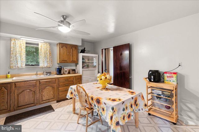 1050 PENNSYLVANIA AVE, Franklinville, NJ 08322