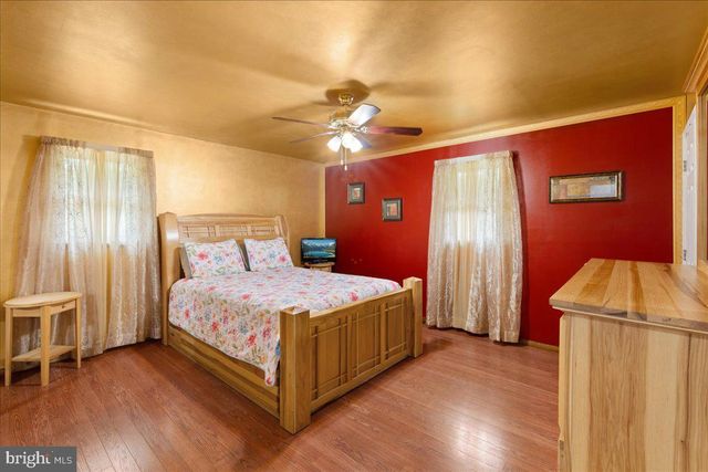1050 PENNSYLVANIA AVE, Franklinville, NJ 08322