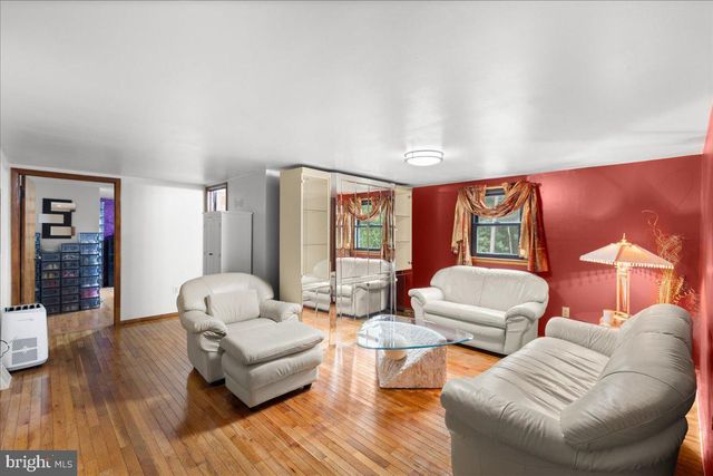 1050 PENNSYLVANIA AVE, Franklinville, NJ 08322