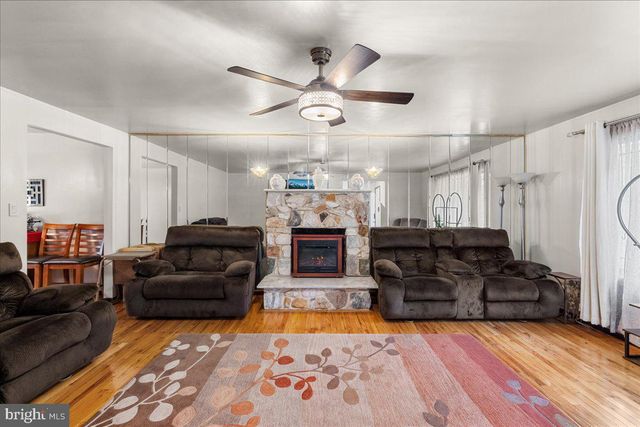 1050 PENNSYLVANIA AVE, Franklinville, NJ 08322