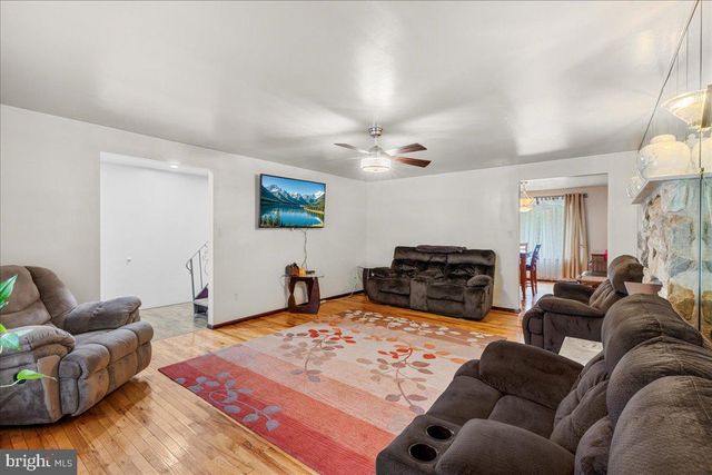 1050 PENNSYLVANIA AVE, Franklinville, NJ 08322