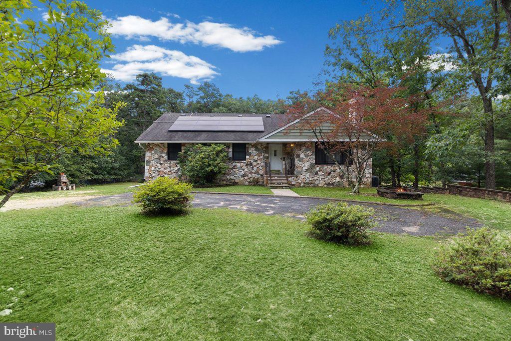 1050 PENNSYLVANIA AVE, Franklinville, NJ 08322