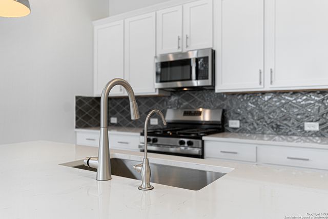 10011 UNIVERSITY WAY, San Antonio, TX 78224