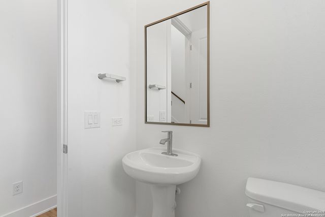 10011 UNIVERSITY WAY, San Antonio, TX 78224