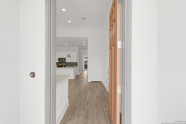 10011 UNIVERSITY WAY, San Antonio, TX 78224