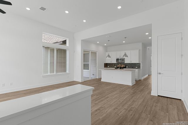 10011 UNIVERSITY WAY, San Antonio, TX 78224