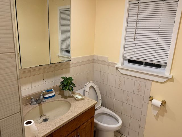 1 Sunnybrook Ln, Canton, MA 02021