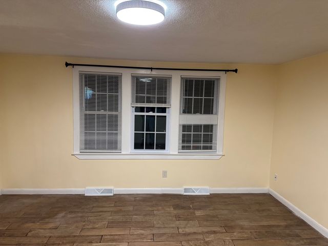 1 Sunnybrook Ln, Canton, MA 02021