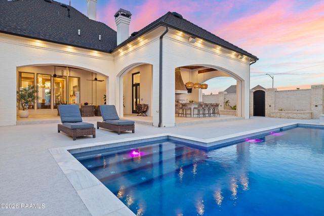 101 Rio Ridge Drive, Lafayette, LA 70508