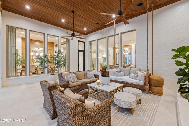 101 Rio Ridge Drive, Lafayette, LA 70508