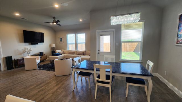 2221 Redwing Drive, Denton, TX 76205