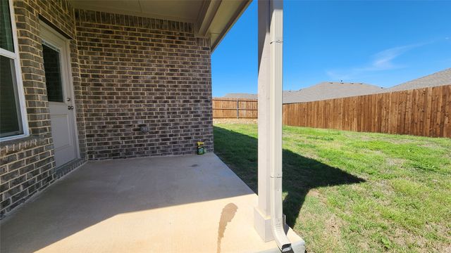 2221 Redwing Drive, Denton, TX 76205