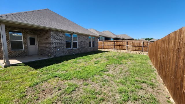 2221 Redwing Drive, Denton, TX 76205