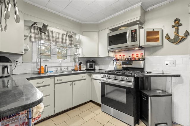 1 Capron Road, Smithfield, RI 02917