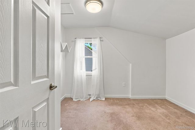 1526 W Houstonia Avenue, Royal Oak, MI 48073
