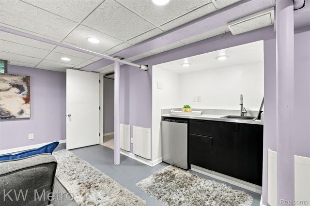 1526 W Houstonia Avenue, Royal Oak, MI 48073