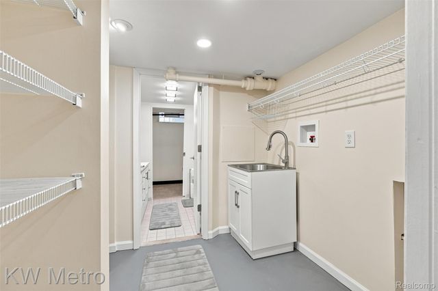 1526 W Houstonia Avenue, Royal Oak, MI 48073