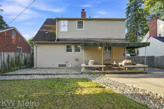 1526 W Houstonia Avenue, Royal Oak, MI 48073