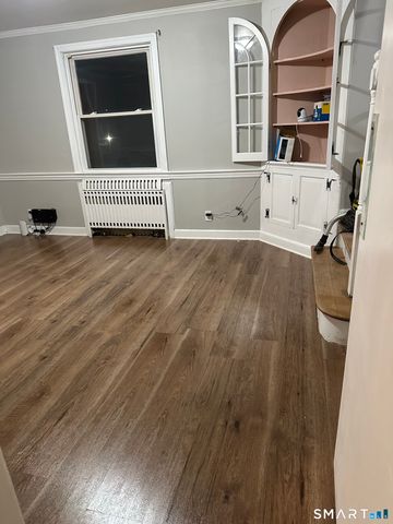 574 South Quaker Lane, West Hartford, CT 06110