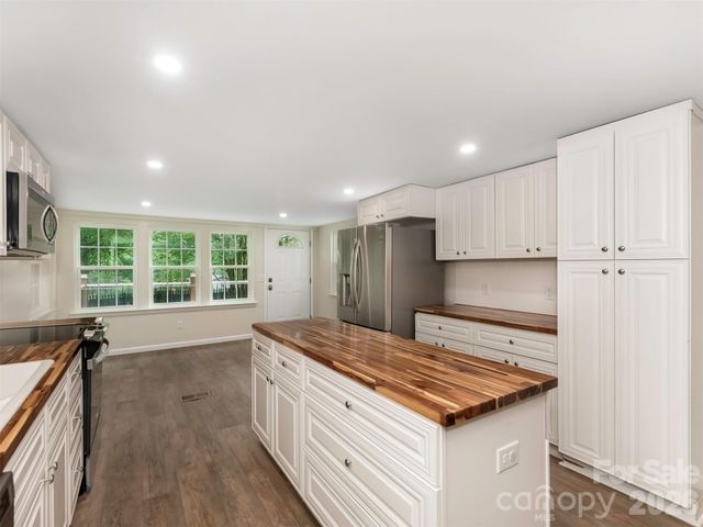 1016 Underwood Road, Matthews, NC 28104