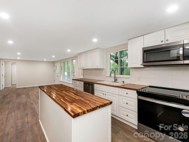 1016 Underwood Road, Matthews, NC 28104