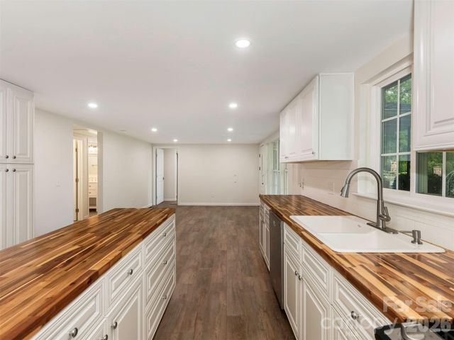 1016 Underwood Road, Matthews, NC 28104