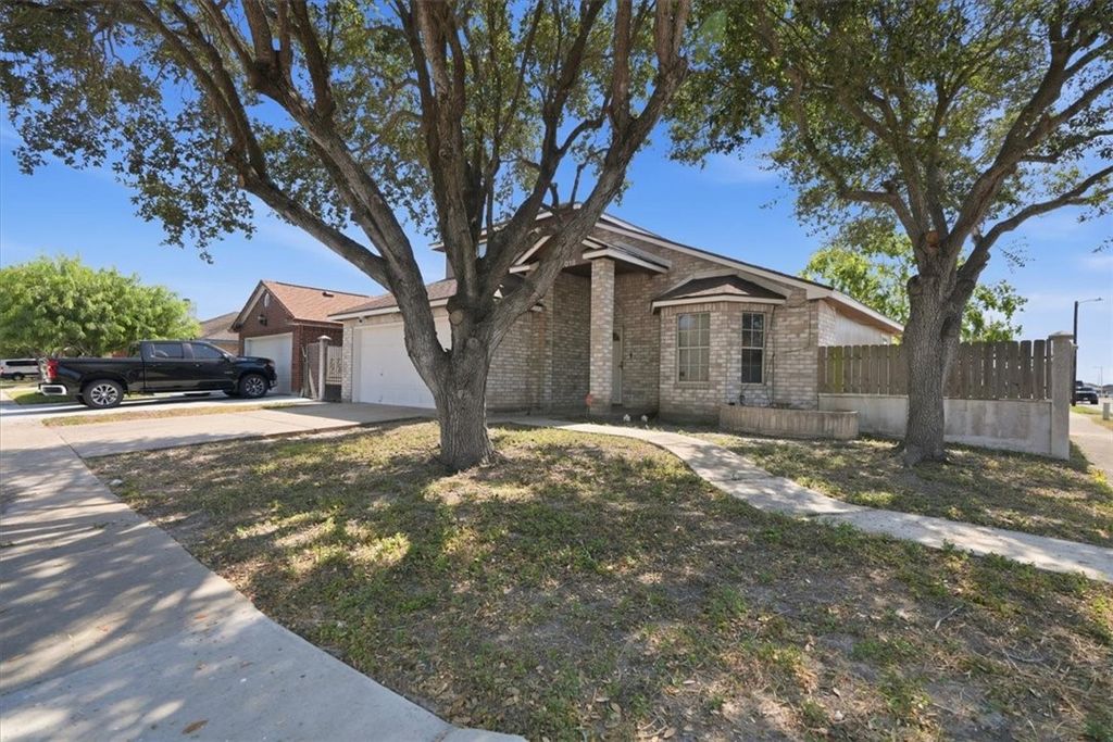 8018 Rock Crest Dr, Corpus Christi, TX 78414 — photo 2