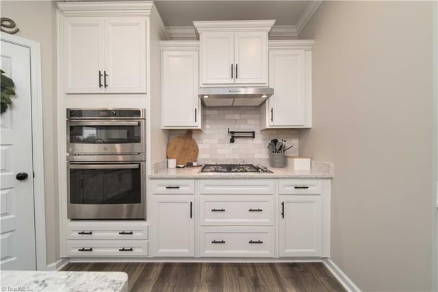 6284 Finch Meadow Court, Clemmons, NC 27012