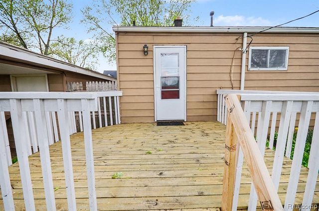 74 E Colgate Avenue, Pontiac, MI 48340