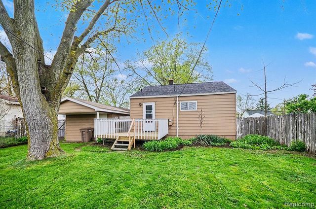 74 E Colgate Avenue, Pontiac, MI 48340