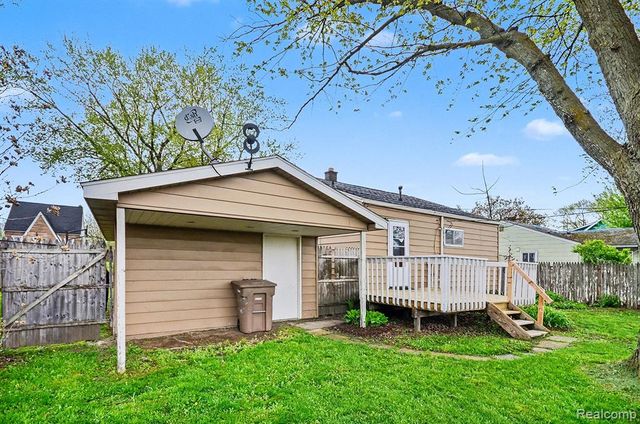 74 E Colgate Avenue, Pontiac, MI 48340