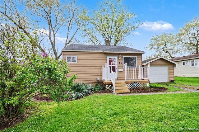 74 E Colgate Avenue, Pontiac, MI 48340