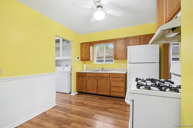 74 E Colgate Avenue, Pontiac, MI 48340