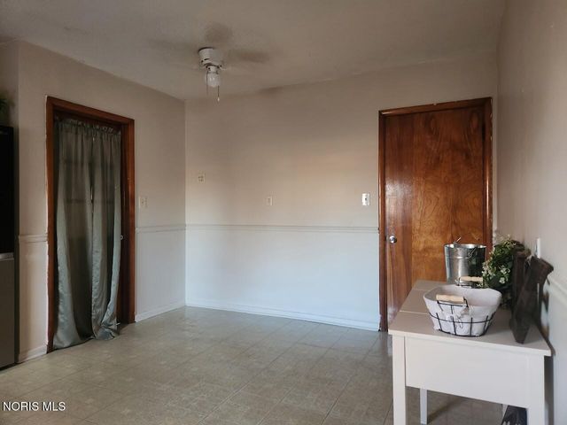 8535 Airport Highway, Holland, OH 43528