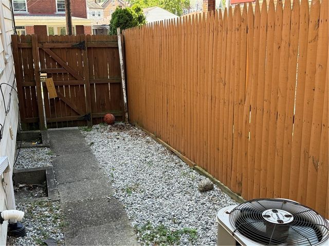 114 Greydon Ave, Mckees Rocks, PA 15136
