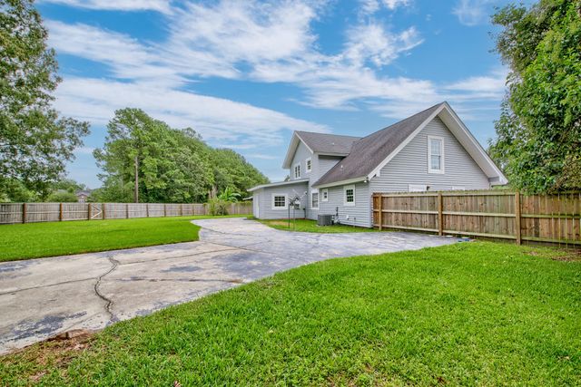 237 Horseshoe Drive, Goose Creek, SC 29445