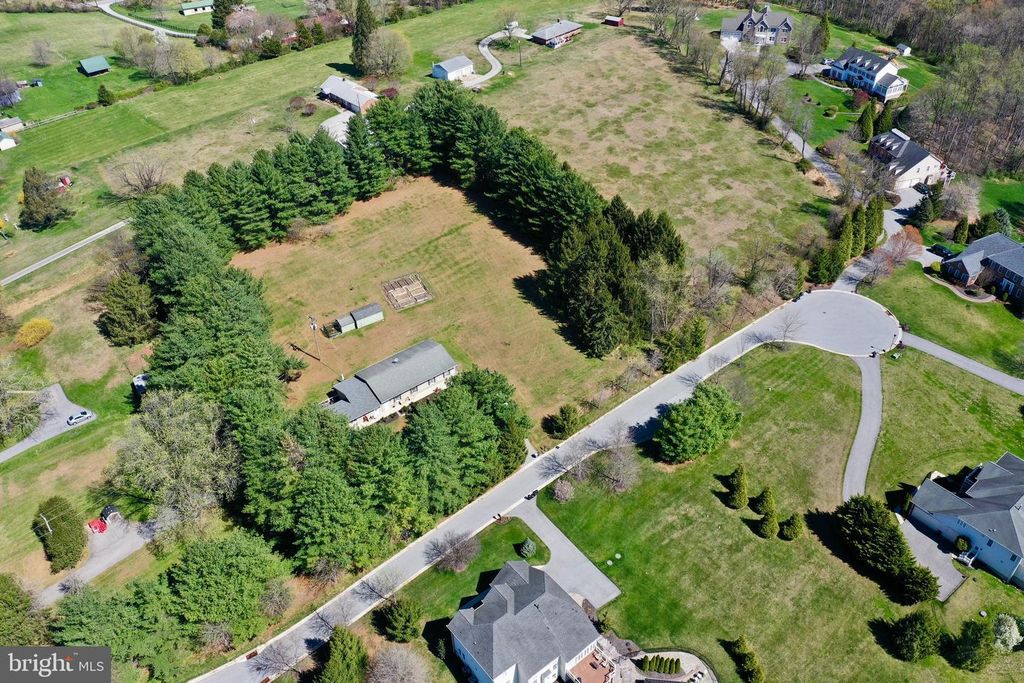 Image 5 of property listing at 602 CASCADE VIEW CT, Parkton, MD 21120