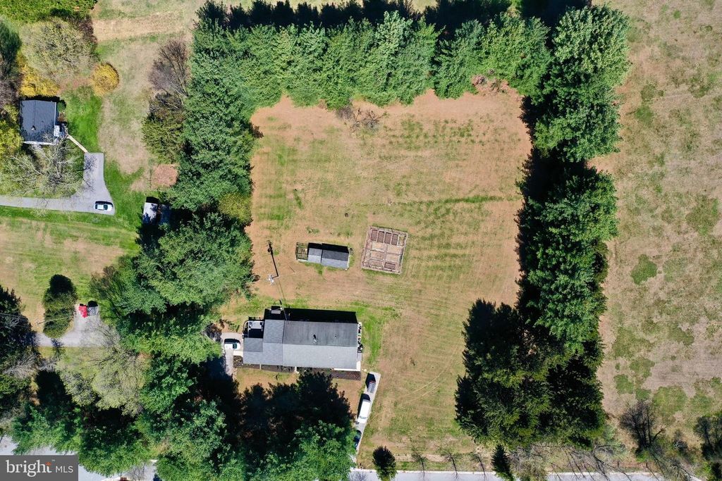 Image 6 of property listing at 602 CASCADE VIEW CT, Parkton, MD 21120