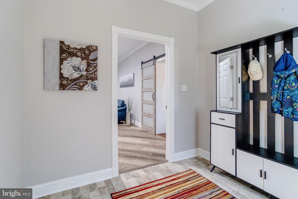 Image 8 of property listing at 602 CASCADE VIEW CT, Parkton, MD 21120