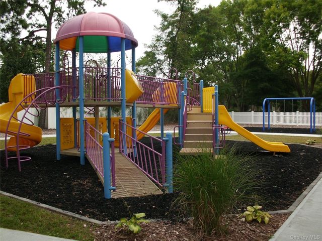 40-218 W 4th Street 218, Patchogue, NY 11772