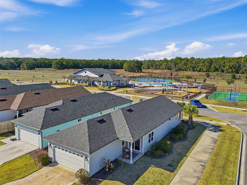 Image 8 of property listing at 9567 SW 66TH LANE, Gainesville, FL 32608