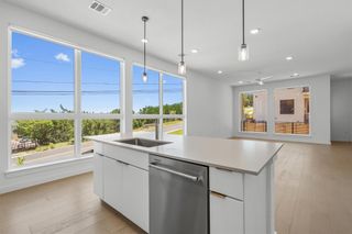 6823 Wolfcreek PASS 8, Austin, TX 78749