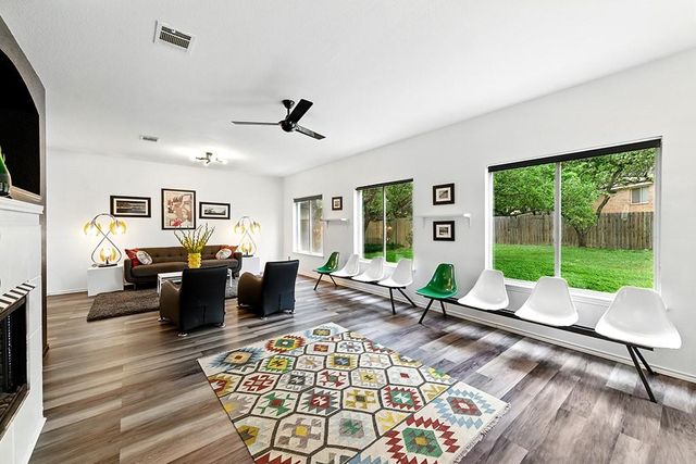 6804 Gabion DR, Austin, TX 78749