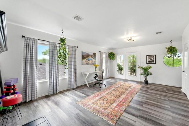 6804 Gabion DR, Austin, TX 78749