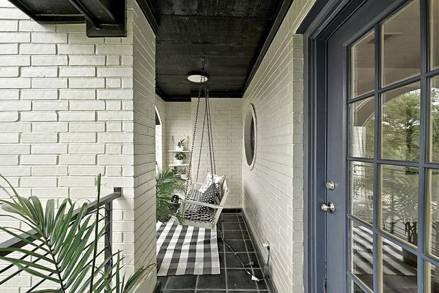 6804 Gabion DR, Austin, TX 78749