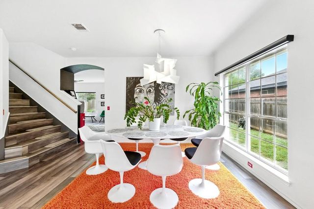 6804 Gabion DR, Austin, TX 78749