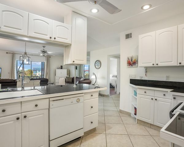 4770 NW 21st Street 402, Lauderhill, FL 33313